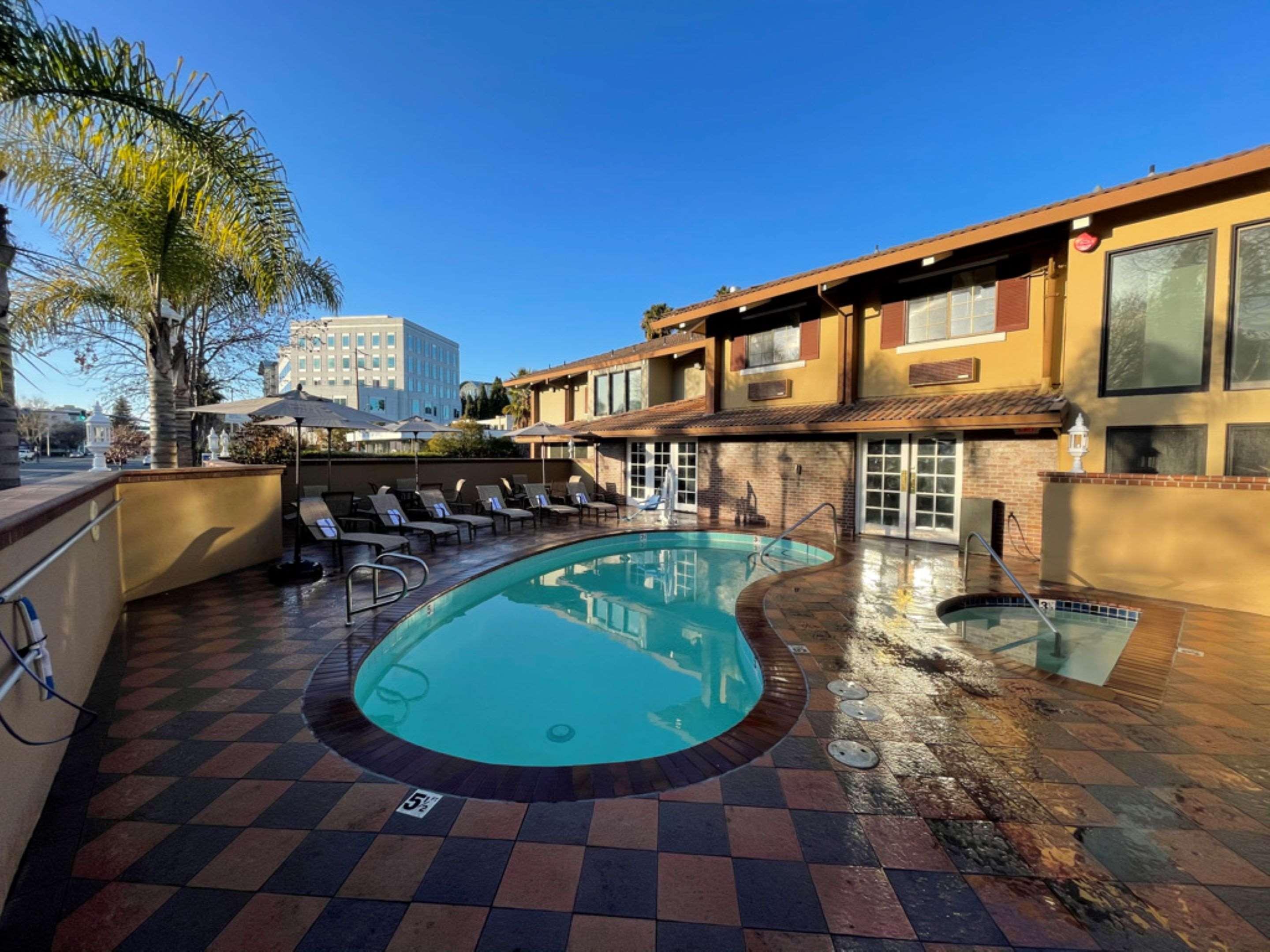 Surestay Plus Hotel By Best Western Mountain View Exteriér fotografie